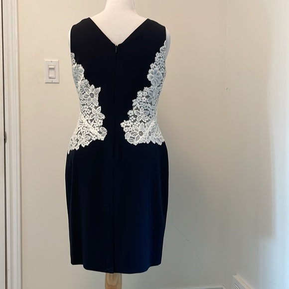 Dress navy with cream lace - Picture 2 of 7